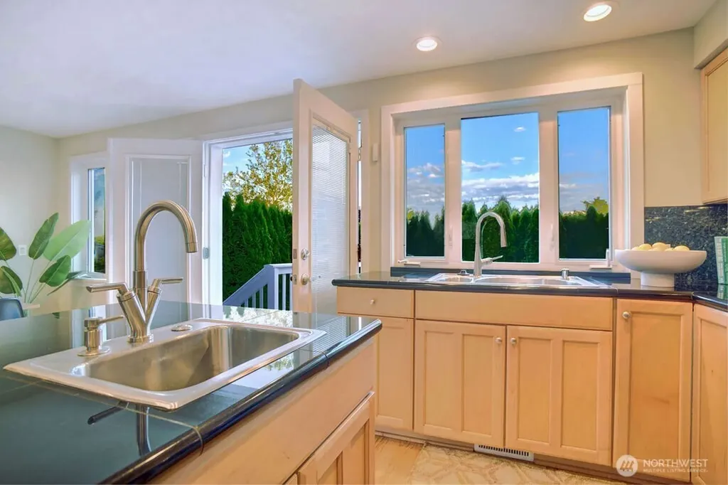 4030 26th Avenue W Seattle WA 98199