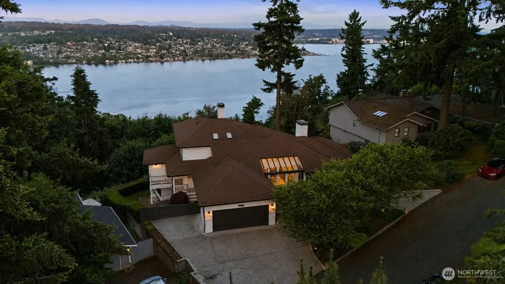 7712 89th Place SE Mercer Island WA 98040