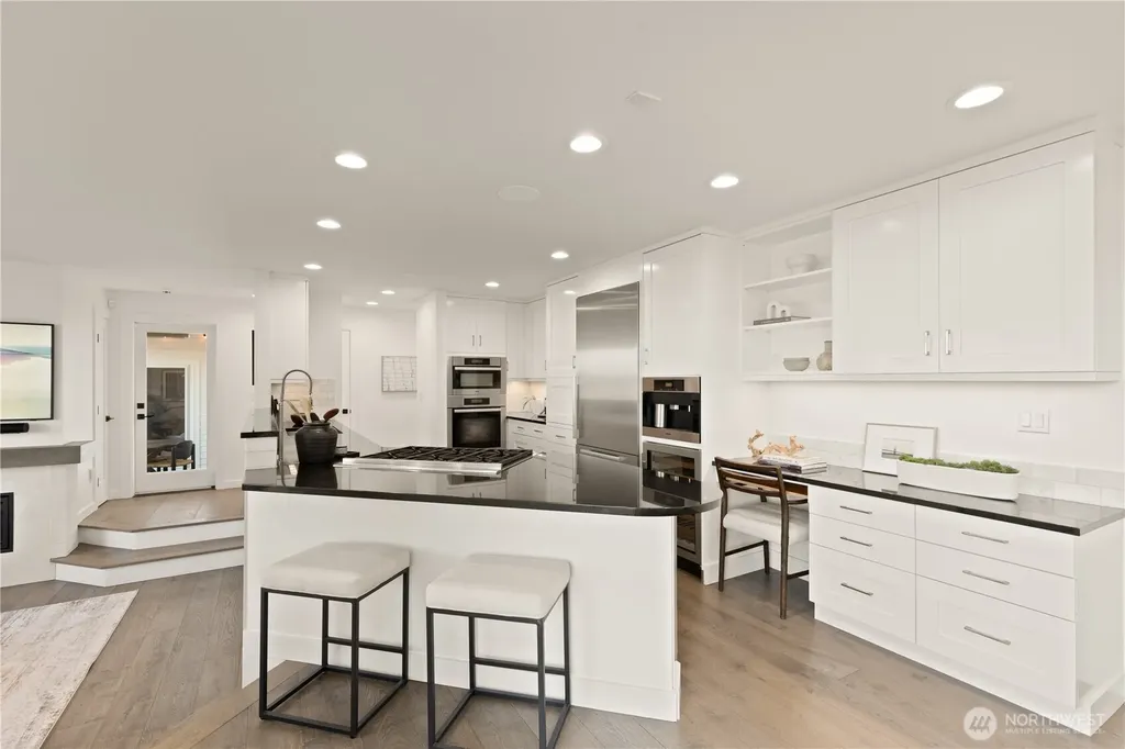 7712 89th Place SE Mercer Island WA 98040