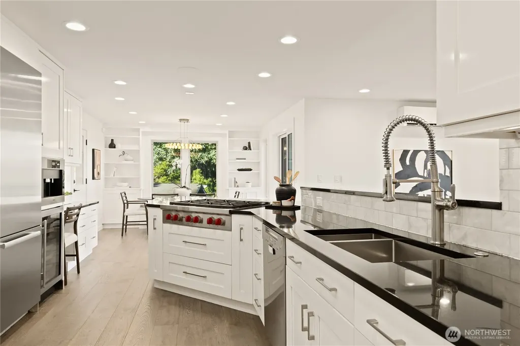 7712 89th Place SE Mercer Island WA 98040