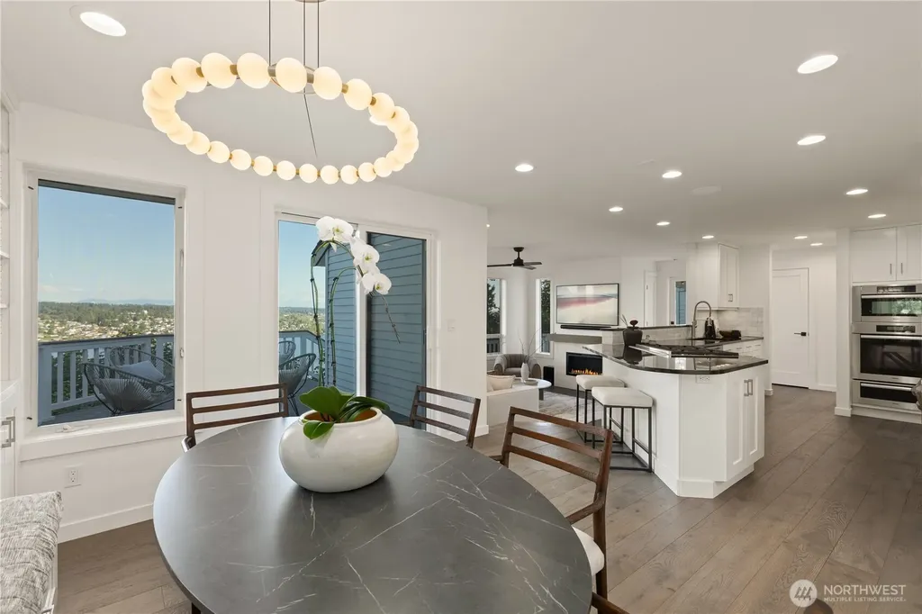 7712 89th Place SE Mercer Island WA 98040