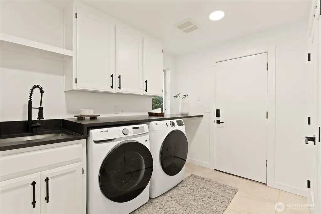 7712 89th Place SE Mercer Island WA 98040