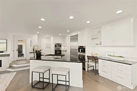 7712 89th Place SE Mercer Island WA 98040