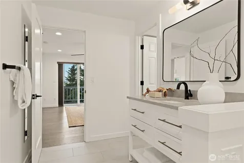 7712 89th Place SE Mercer Island WA 98040