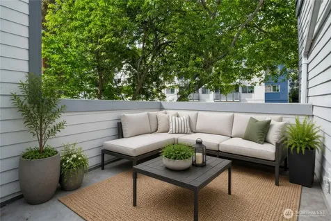 3710 26th Place W Seattle WA 98199