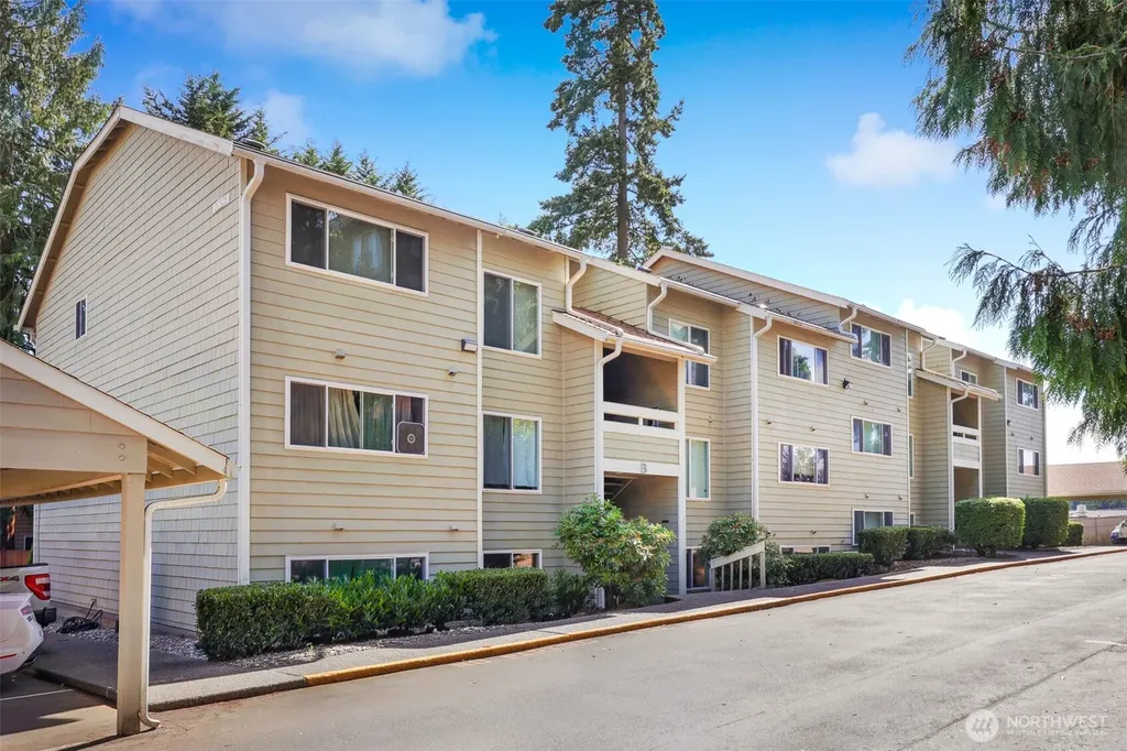 20325 19th Avenue NE Shoreline WA 98155
