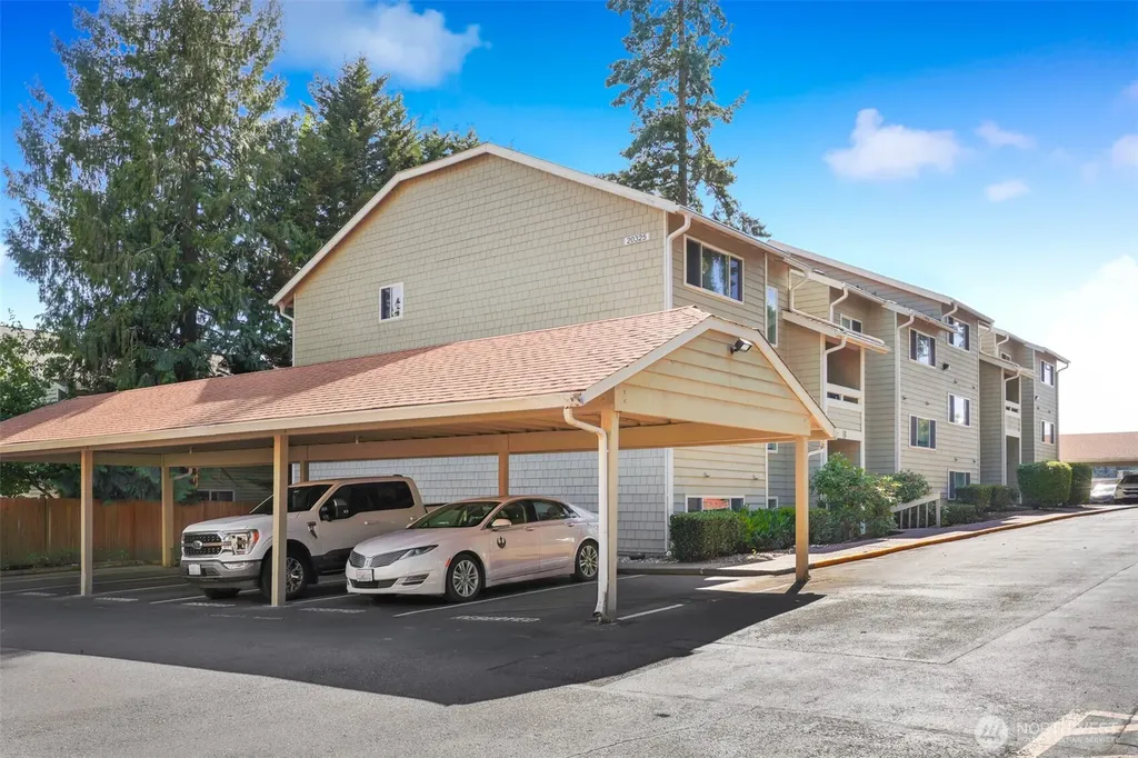 20325 19th Avenue NE Shoreline WA 98155