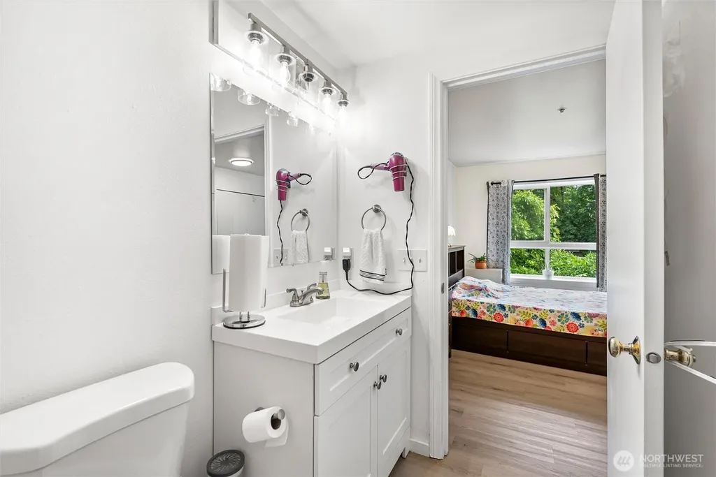 2805 NE 125th Street Seattle WA 98125