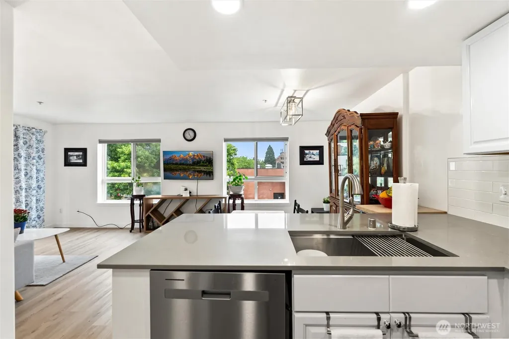 2805 NE 125th Street Seattle WA 98125