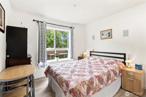 2805 NE 125th Street Seattle WA 98125
