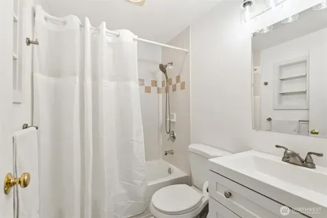 2805 NE 125th Street Seattle WA 98125