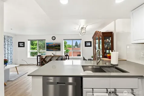 2805 NE 125th Street Seattle WA 98125