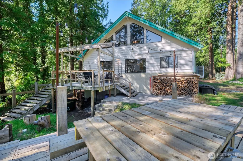 1525 Columbia Vista Drive Point Roberts WA 98281
