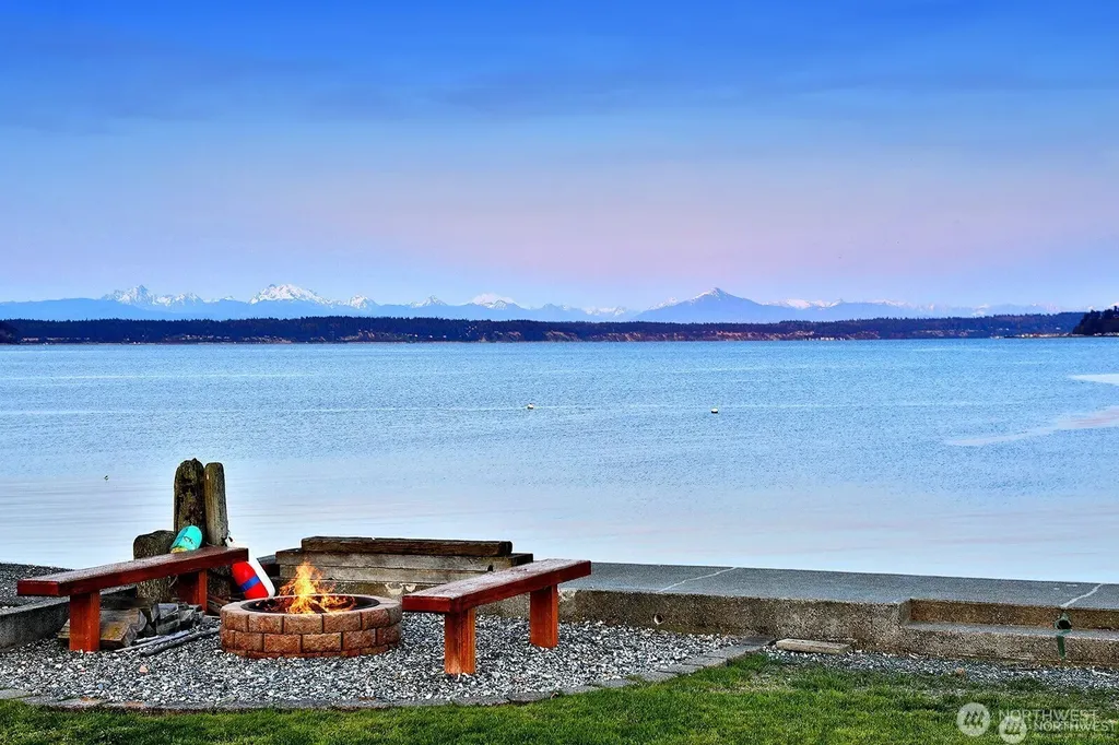 2805 N Bluff Road Greenbank WA 98253