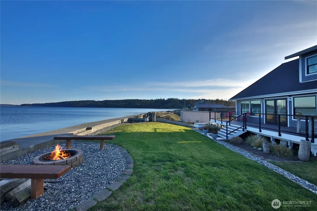 2805 N Bluff Road Greenbank WA 98253