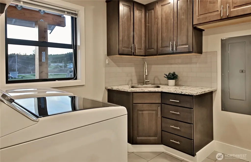 2805 N Bluff Road Greenbank WA 98253