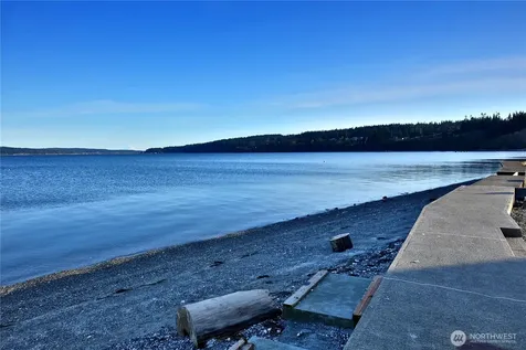 2805 N Bluff Road Greenbank WA 98253
