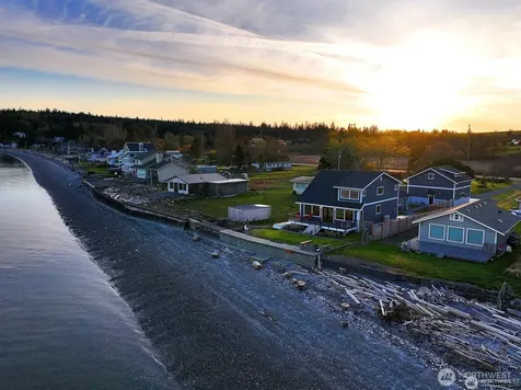 2805 N Bluff Road Greenbank WA 98253