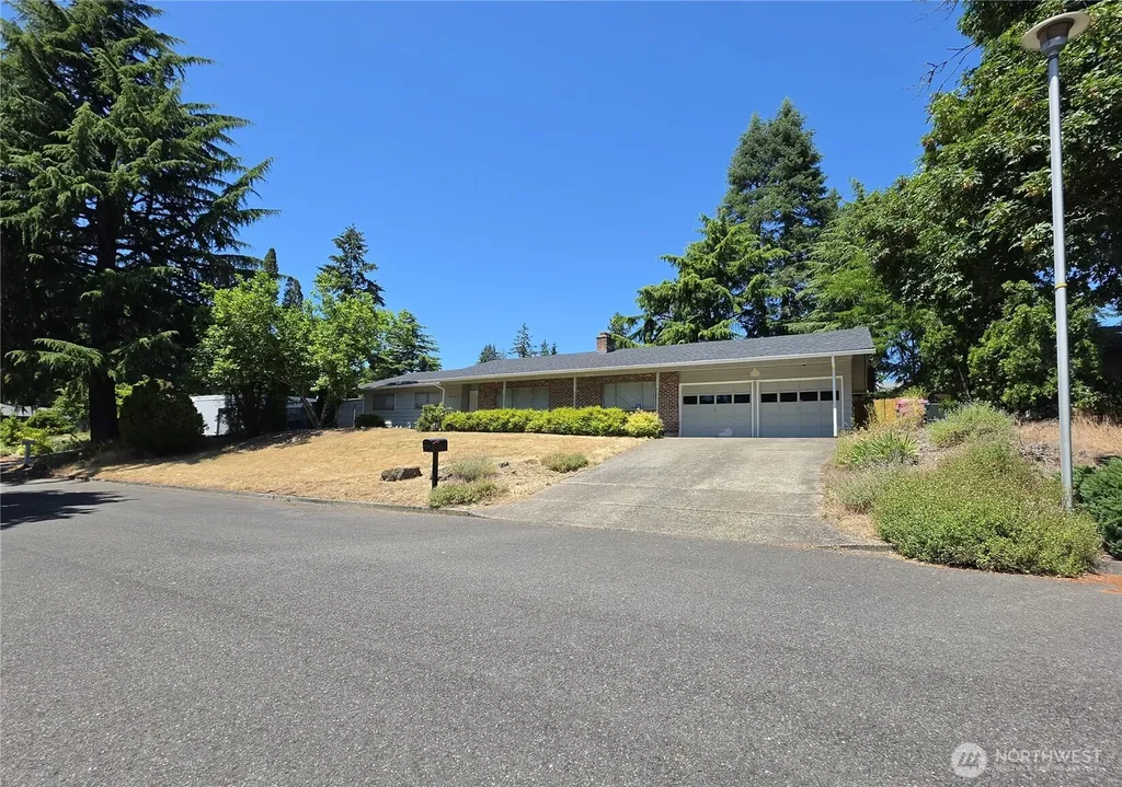 10016 SE 11th Street Vancouver WA 98664