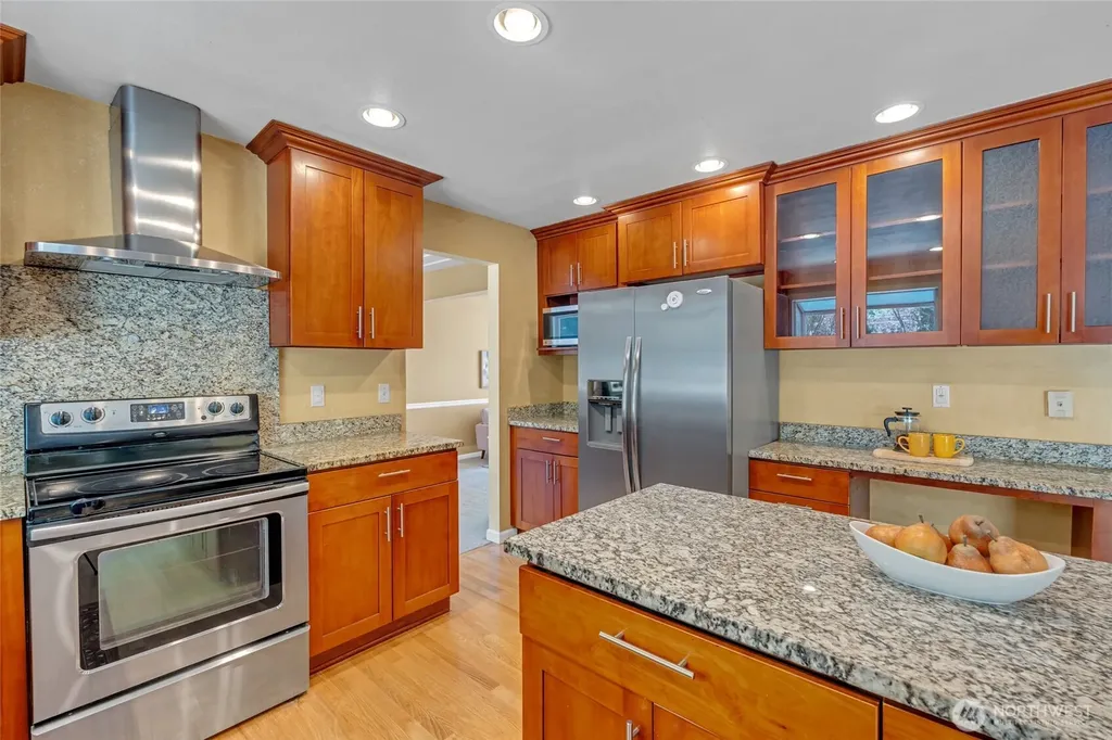 2052 NE Marina Vista Court Poulsbo WA 98370