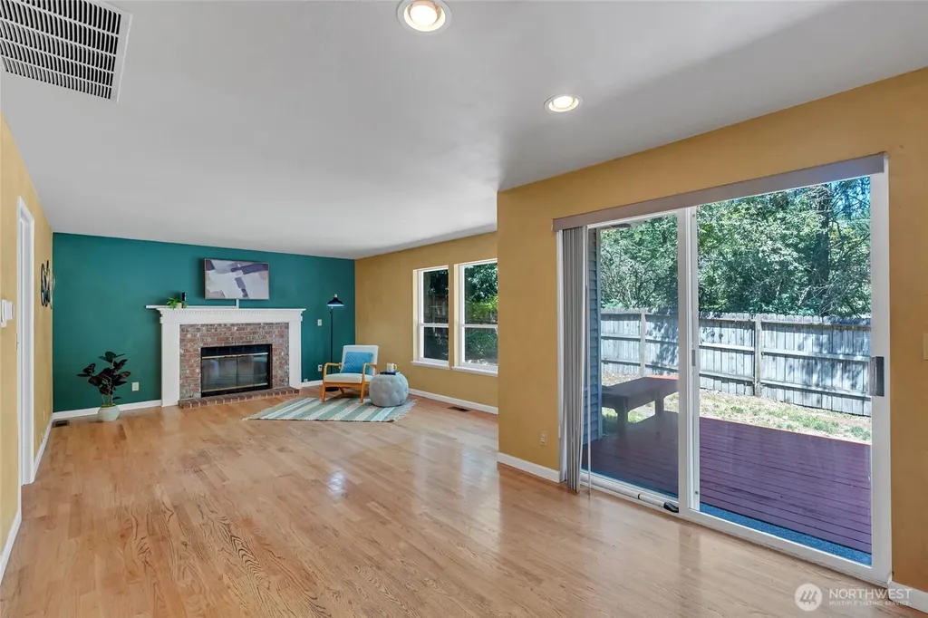 2052 NE Marina Vista Court Poulsbo WA 98370
