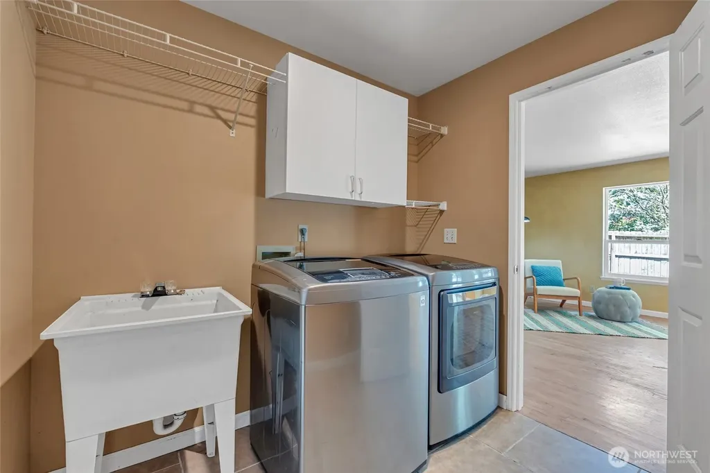 2052 NE Marina Vista Court Poulsbo WA 98370