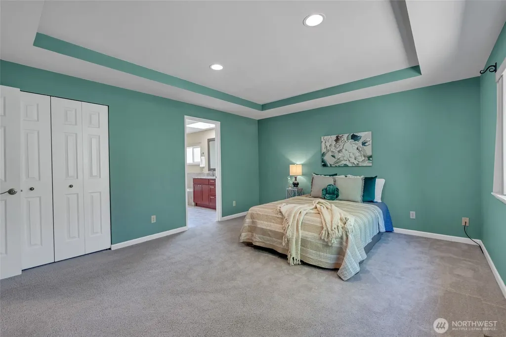 2052 NE Marina Vista Court Poulsbo WA 98370