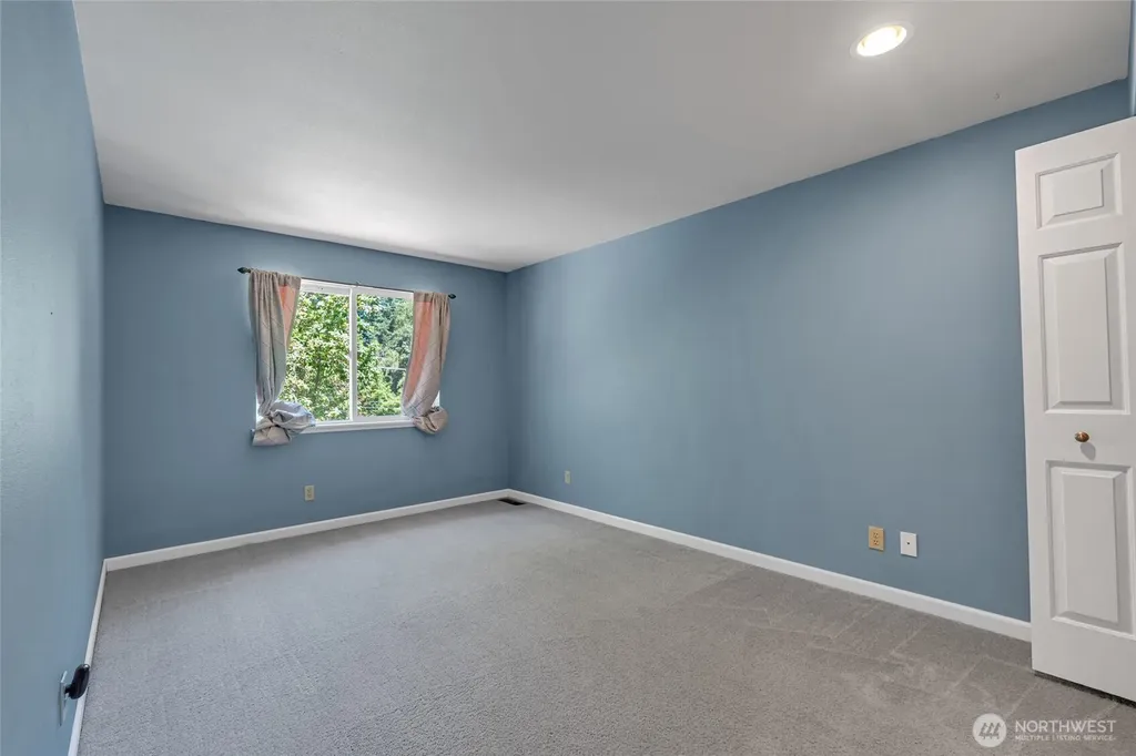 2052 NE Marina Vista Court Poulsbo WA 98370