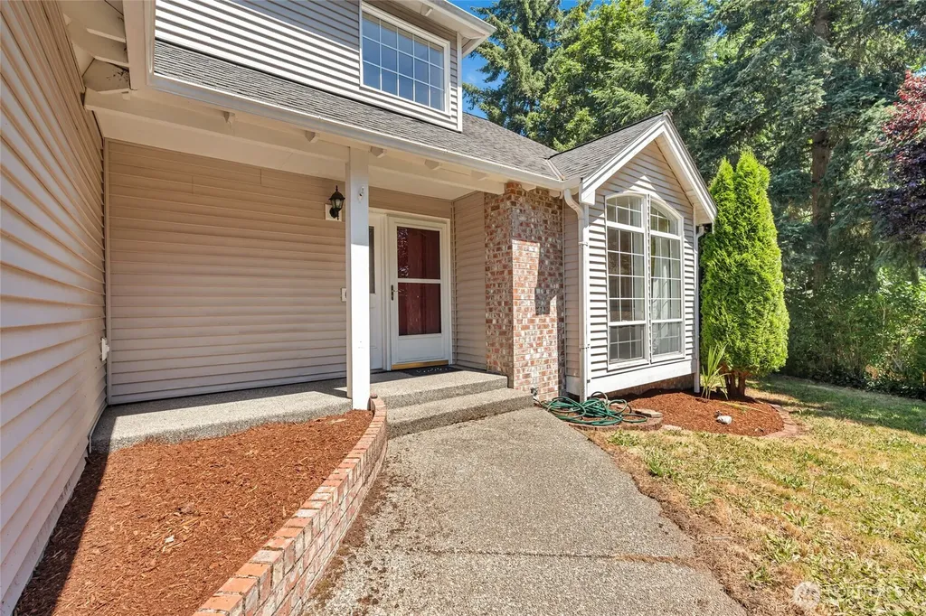 2052 NE Marina Vista Court Poulsbo WA 98370