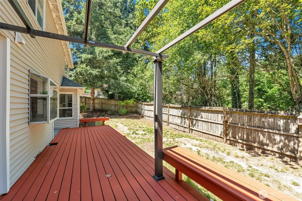 2052 NE Marina Vista Court Poulsbo WA 98370