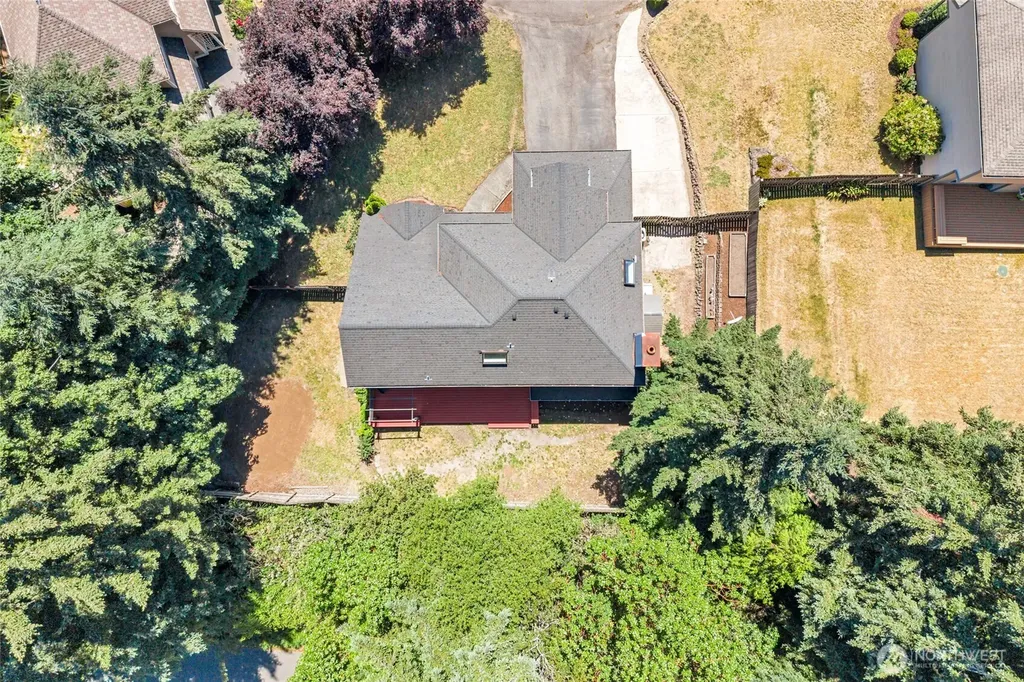 2052 NE Marina Vista Court Poulsbo WA 98370