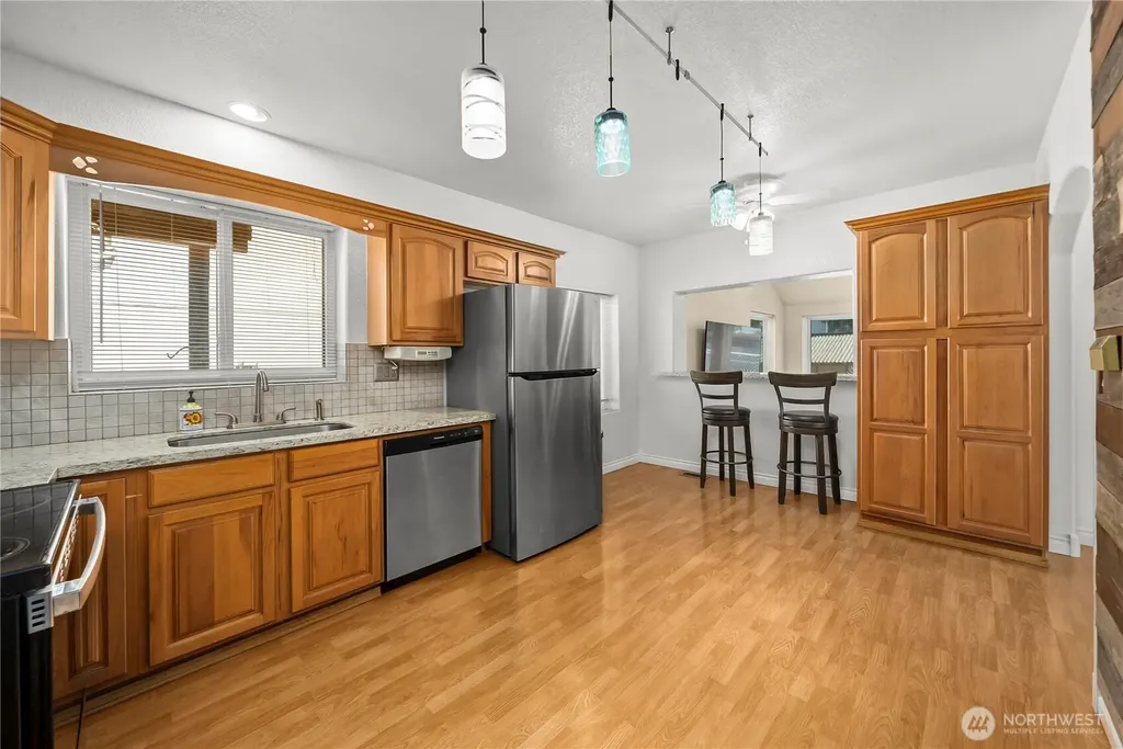 928 127th Street Street Ct E Tacoma WA 98445