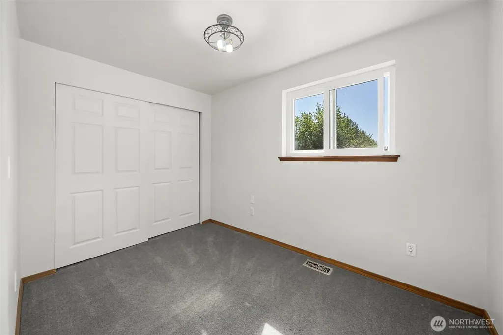 928 127th Street Street Ct E Tacoma WA 98445