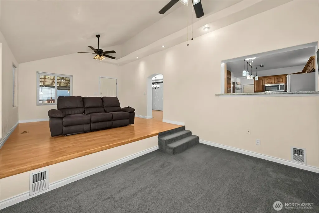 928 127th Street Street Ct E Tacoma WA 98445