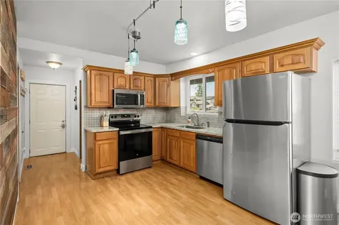 928 127th Street Street Ct E Tacoma WA 98445