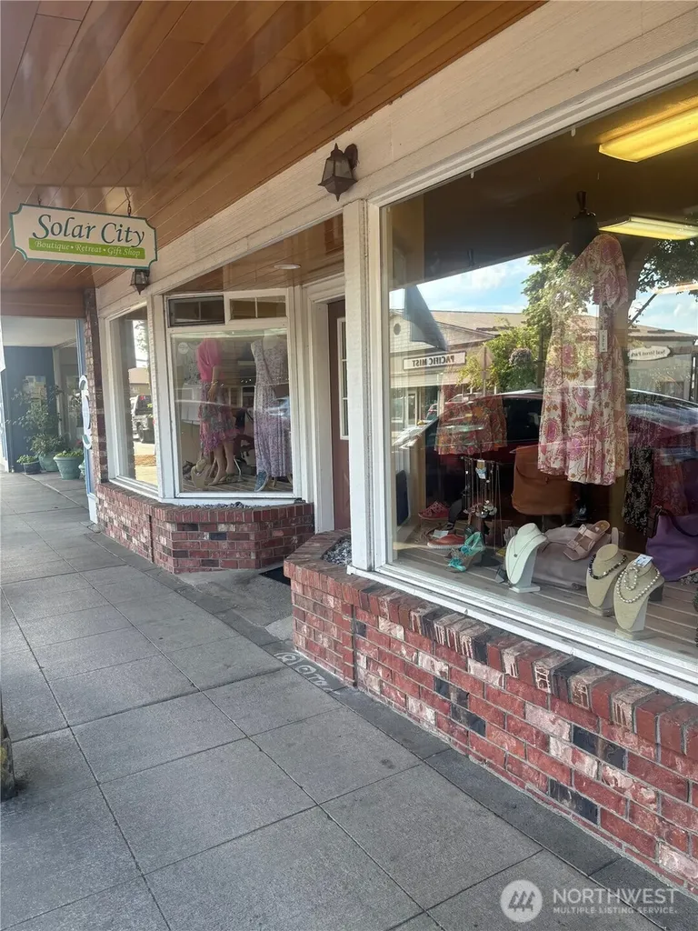 135 Washington Street #C Sequim WA 98382