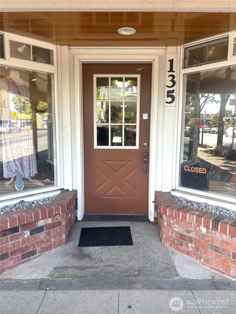 135 Washington Street #C Sequim WA 98382