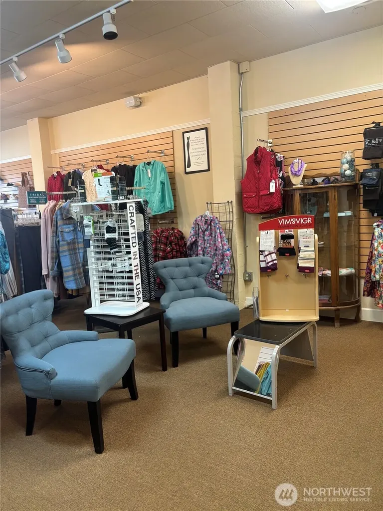 135 Washington Street #C Sequim WA 98382