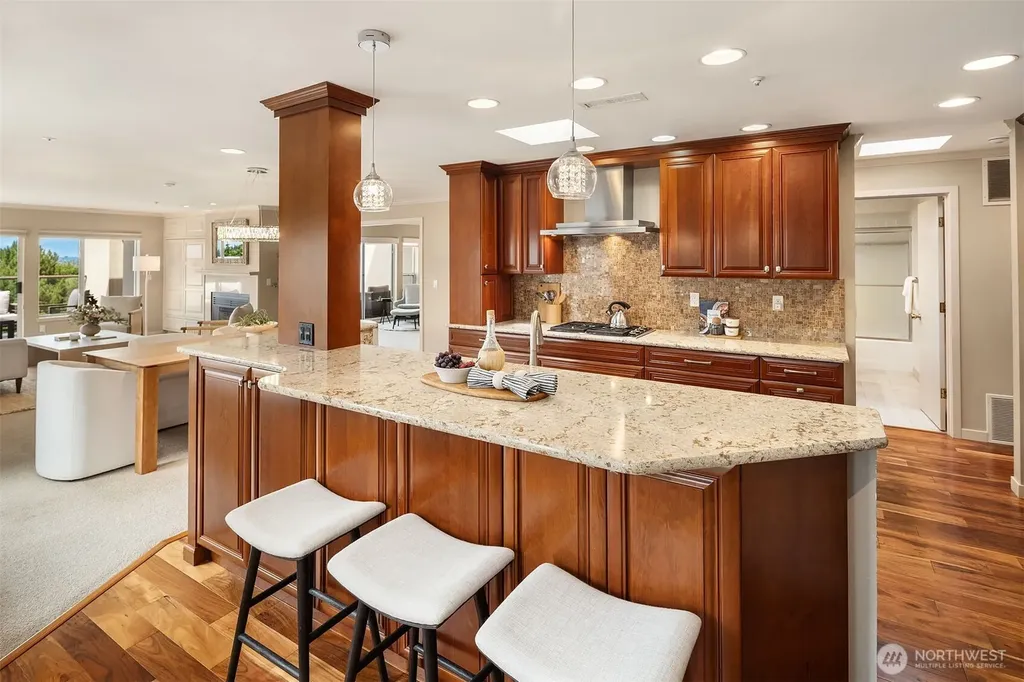 11122 NE 41st Drive Kirkland WA 98033