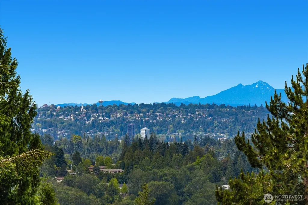 11122 NE 41st Drive Kirkland WA 98033