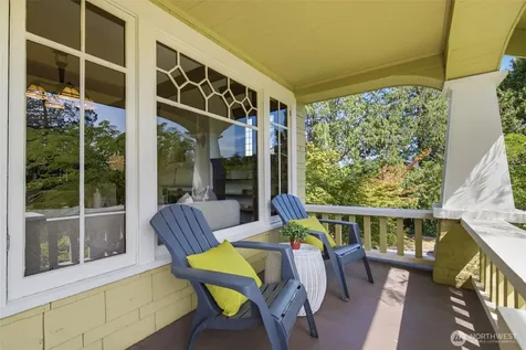 5521 12 Avenue NE Seattle WA 98105