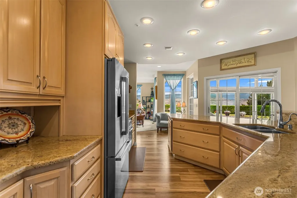2286 Grand Avenue East Wenatchee WA 98802