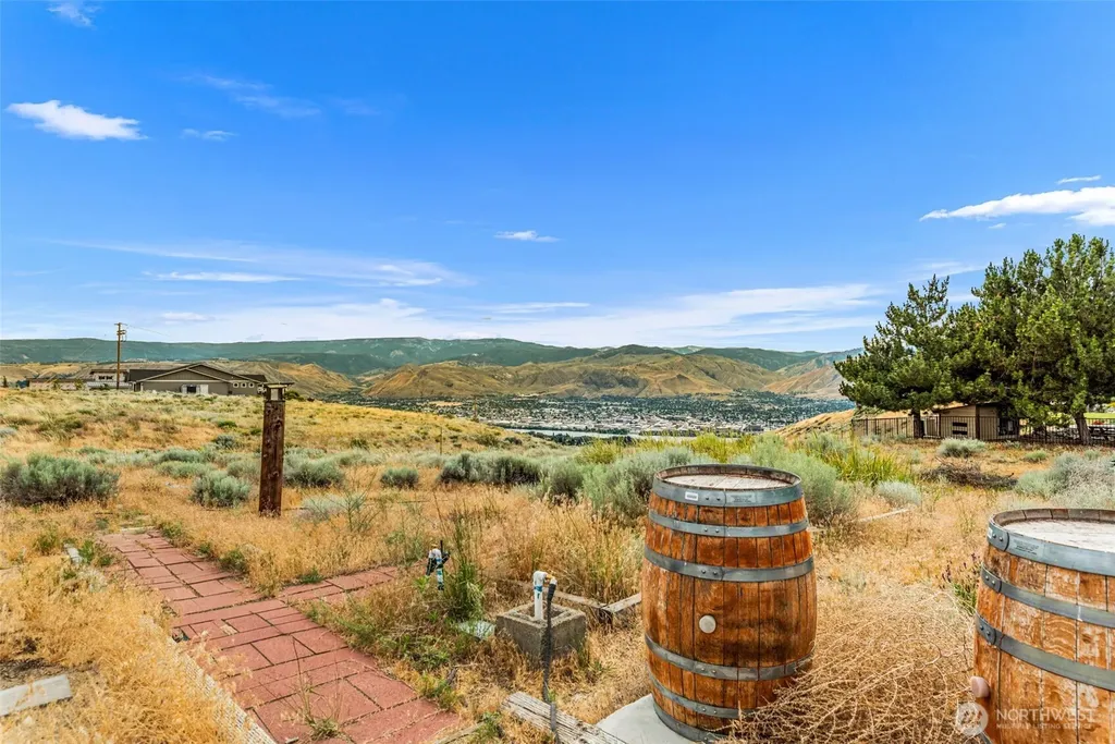 2286 Grand Avenue East Wenatchee WA 98802