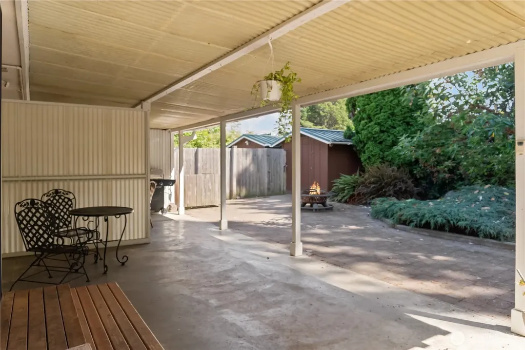 1781 NE 11th Avenue Oak Harbor WA 98277