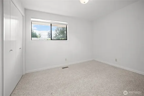 1781 NE 11th Avenue Oak Harbor WA 98277