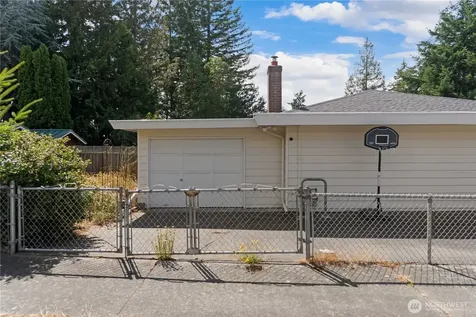 1781 NE 11th Avenue Oak Harbor WA 98277