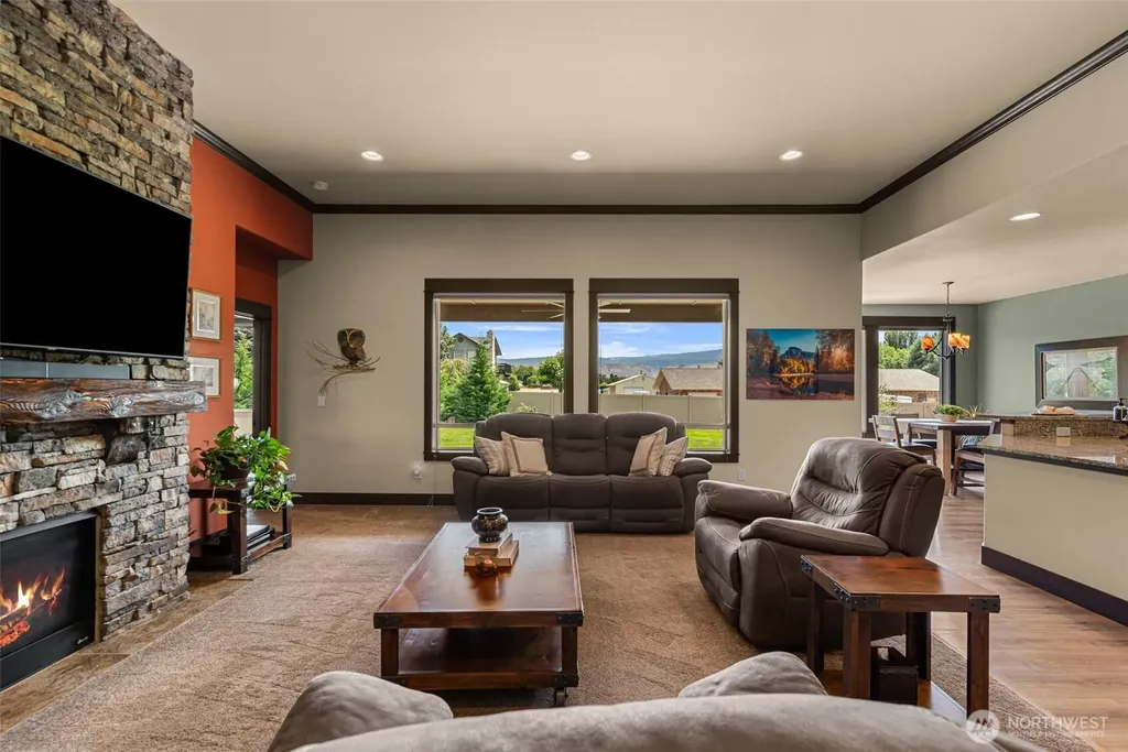 2777 NW Arlenes Court East Wenatchee WA 98802