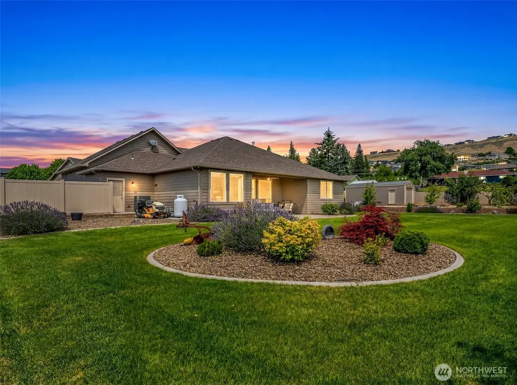 2777 NW Arlenes Court East Wenatchee WA 98802
