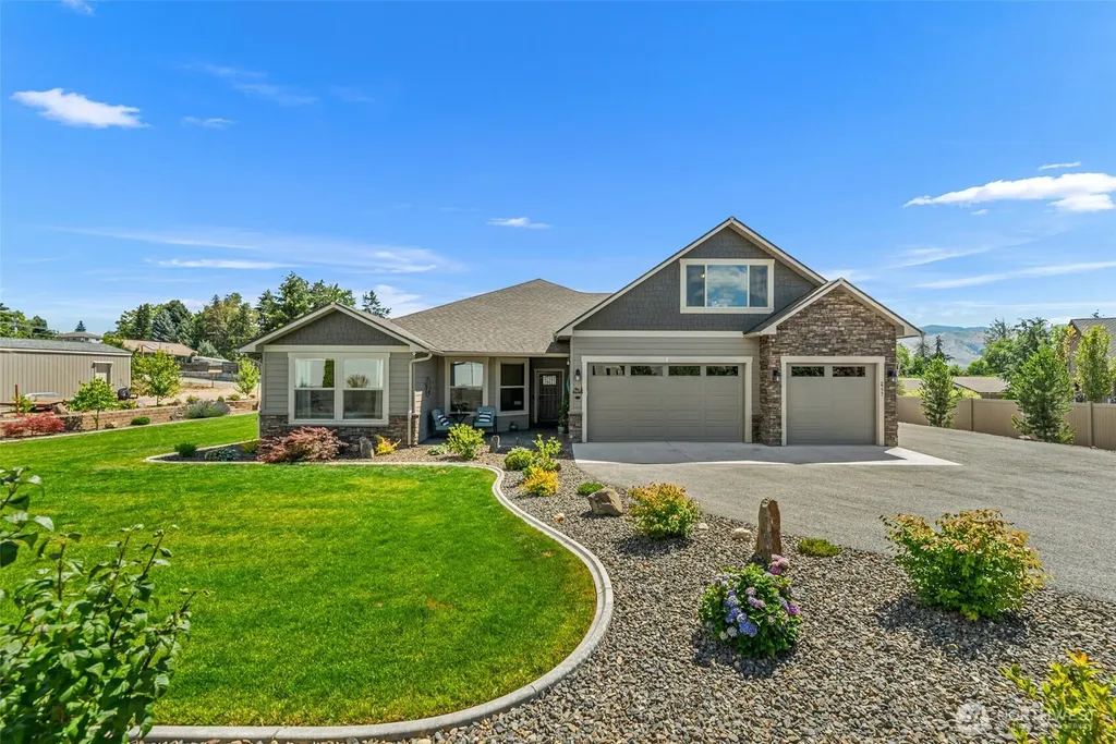 2777 NW Arlenes Court East Wenatchee WA 98802