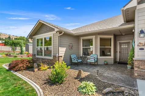 2777 NW Arlenes Court East Wenatchee WA 98802
